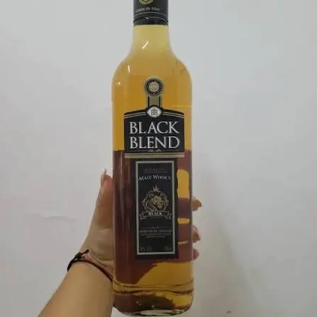 Whisky Black Blend (930ml)'s photo #1